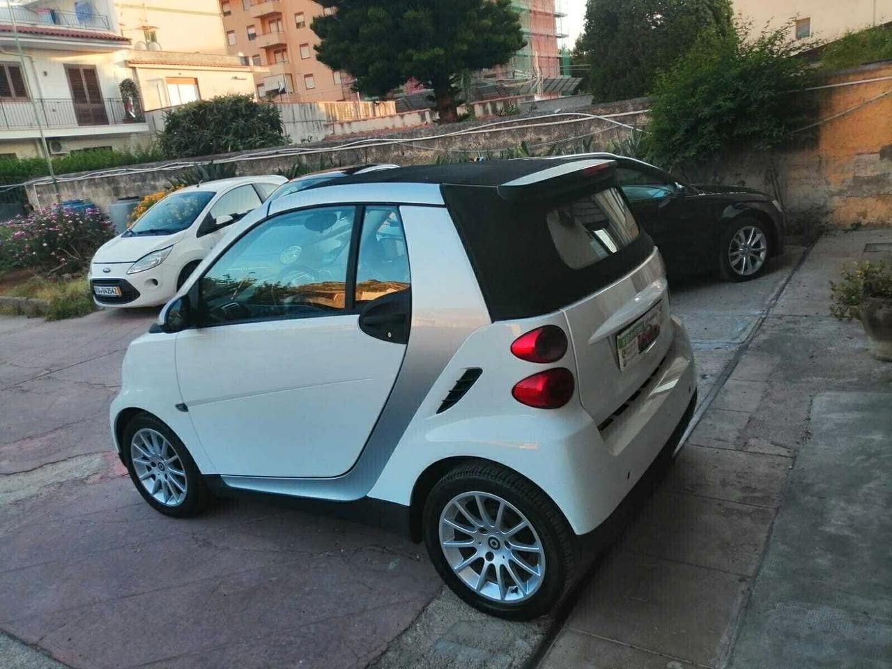 Smart ForTwo 1000 52 kW MHD cabrio passion 2011 Full