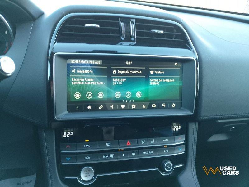 Jaguar F-Pace F-Pace 2.0 D 180 CV AWD aut. Chequered Flag