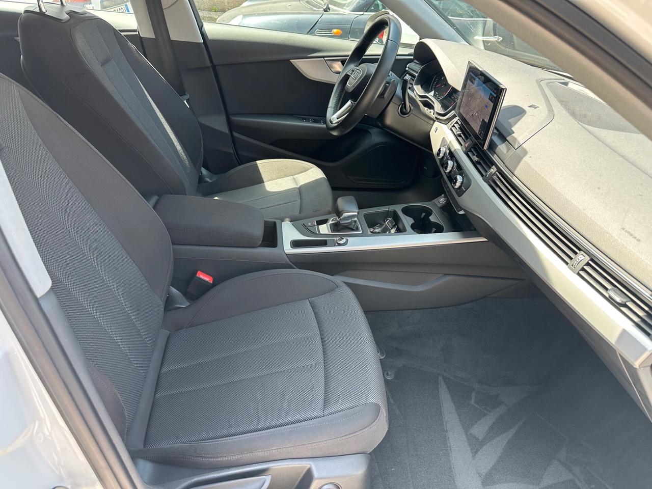 Audi A4 Avant 30 TDI/136 CV S tronic Business Advanced