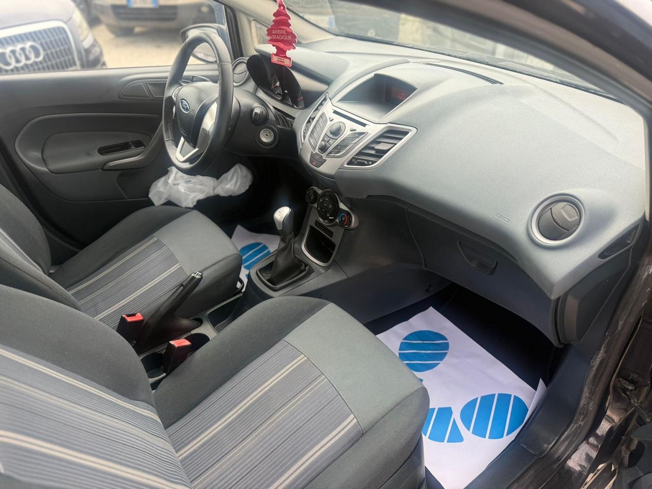 FORD FIESTA TITANIUM 1.4 DIESEL 2010 12 MESI DI GARANZIA