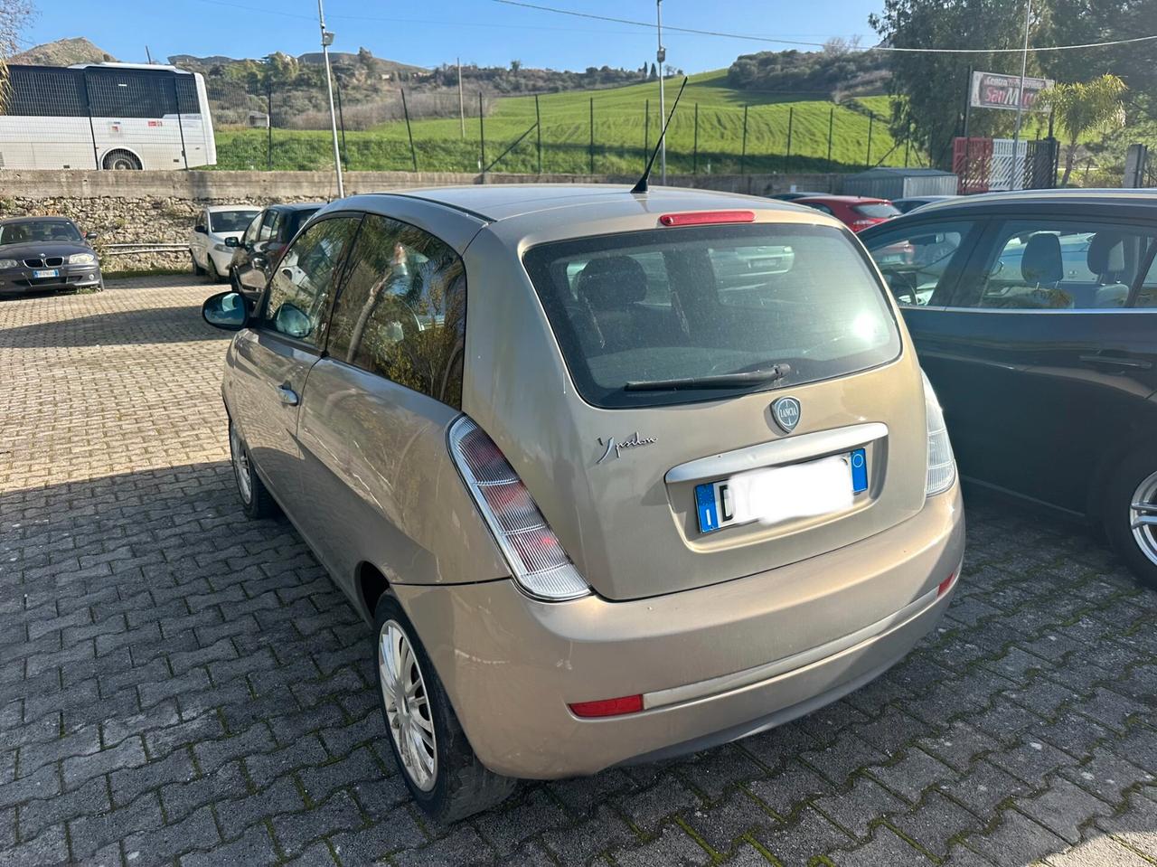 Lancia Ypsilon 1.3 MJT 75 CV Argento