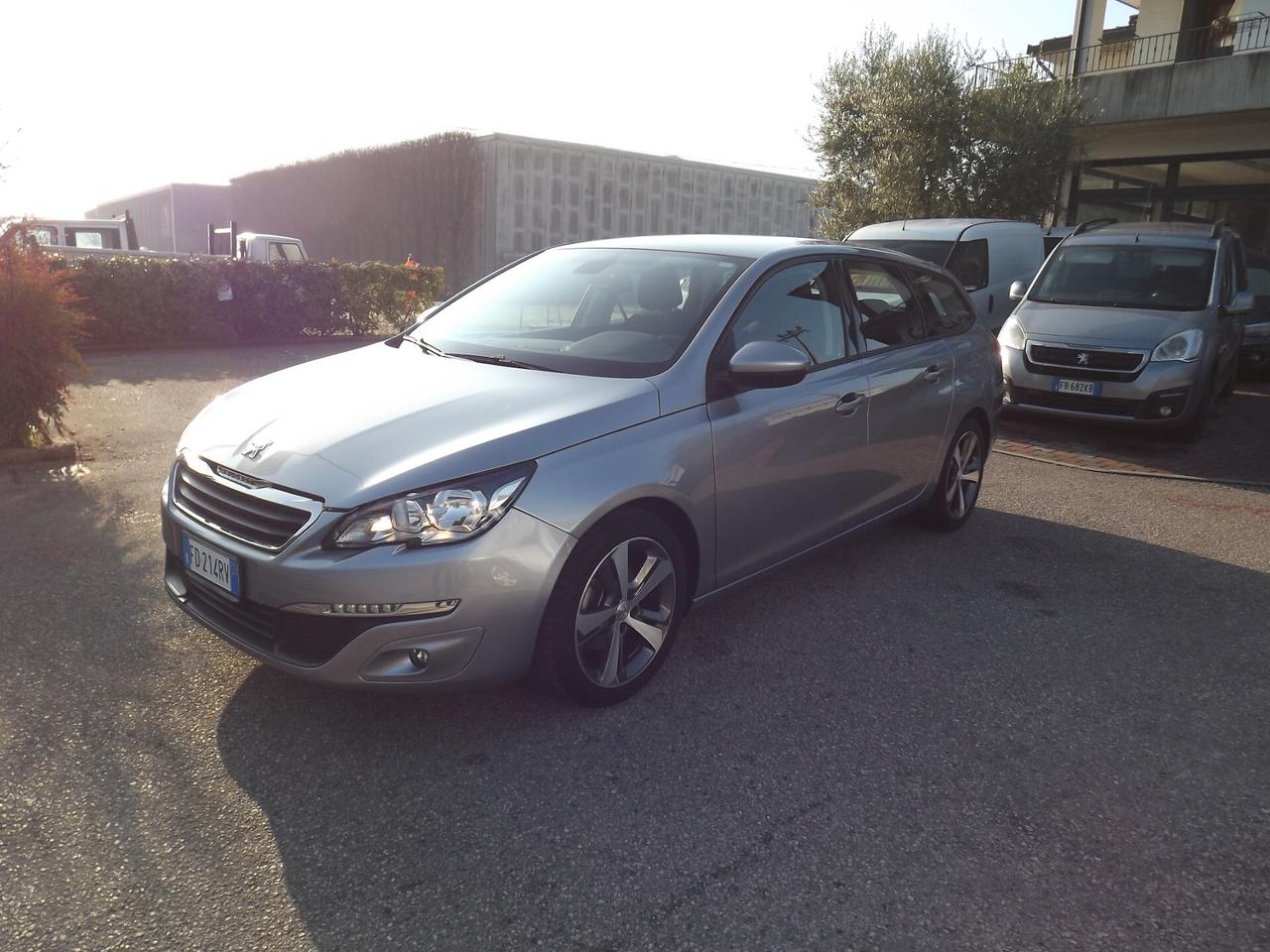 Peugeot 308 BlueHDi 120 S&S SW Allure