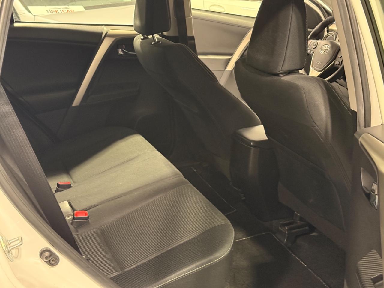 Toyota RAV 4 RAV4 2.0 D-4D Active