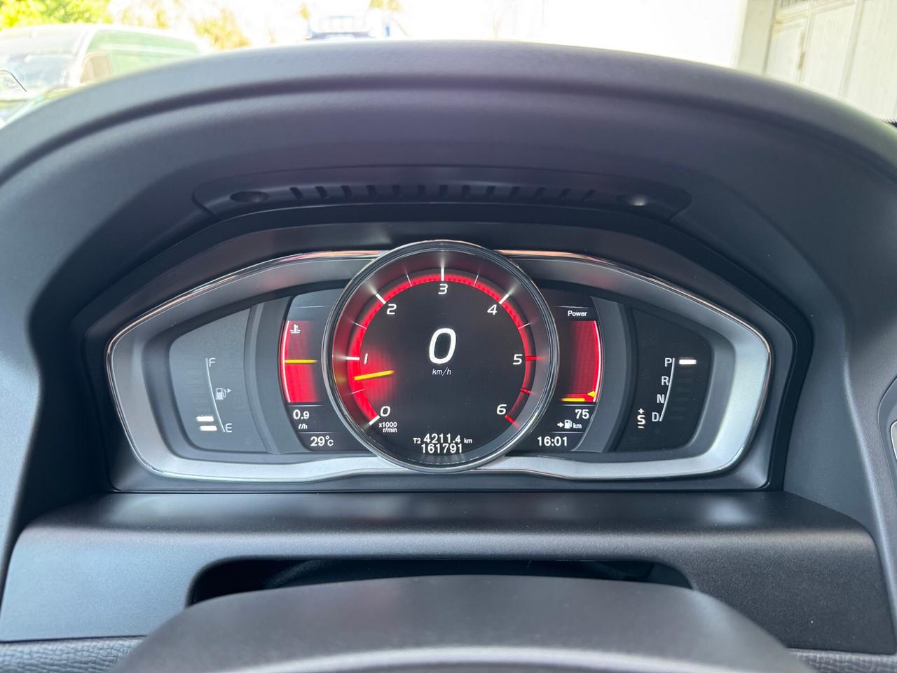 Volvo XC 60 2.4 d4 R-design AWD Gear GARANZIA24MESI