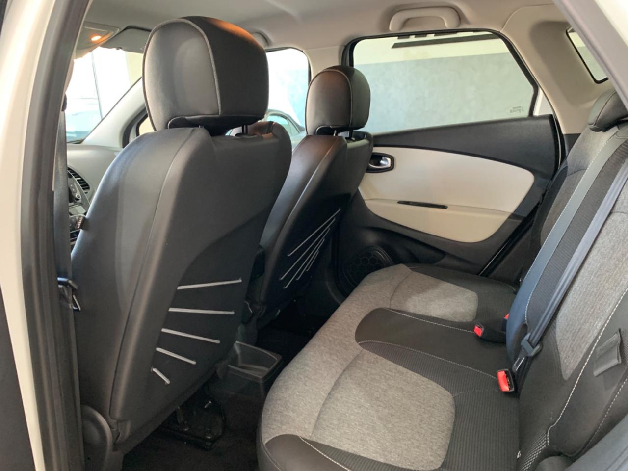 Renault Captur dCi 8V 90 CV EDC Sport Edition