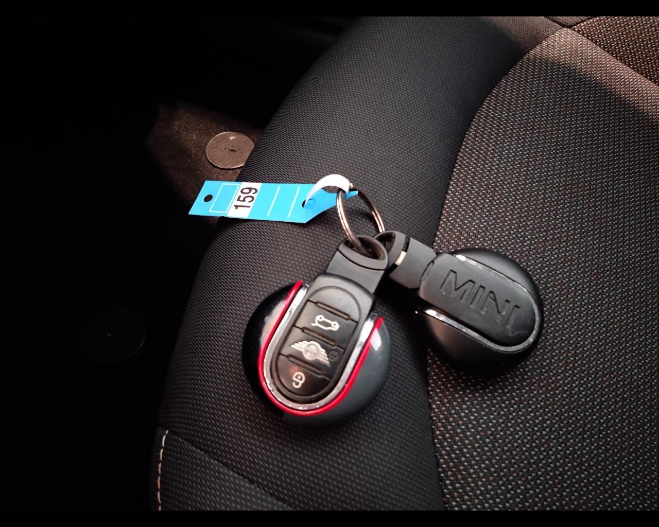 MINI Mini IV F55-F56 2014 - Mini 1.2 One 75cv 3p