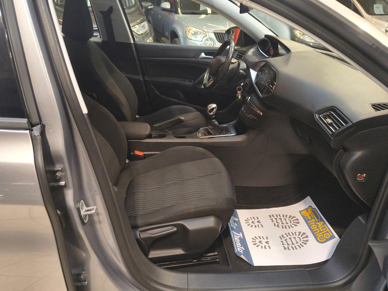 Peugeot 308 BlueHDi 120 S&S EAT6 SW Allure