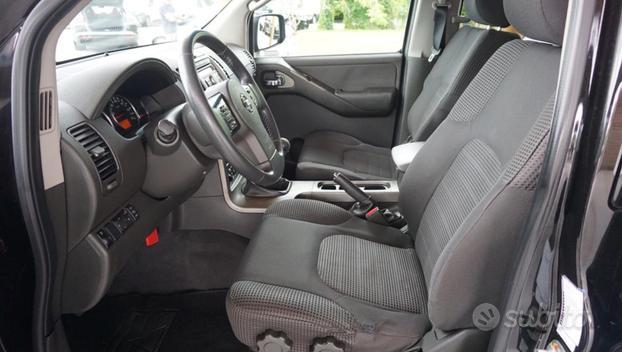 NISSAN Pathfinder 2.5 dCi LE