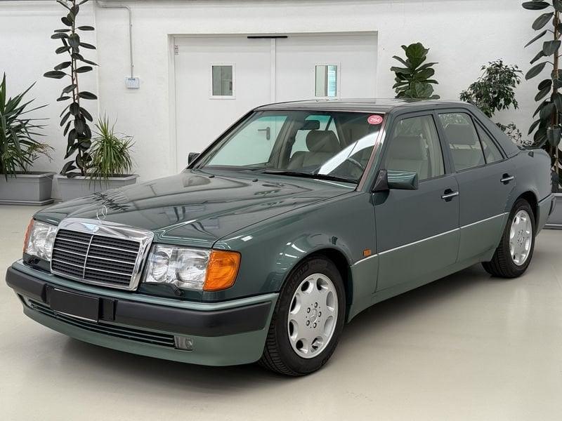 Mercedes-Benz W124 – 500E VERDE MALACHITE METALLICO