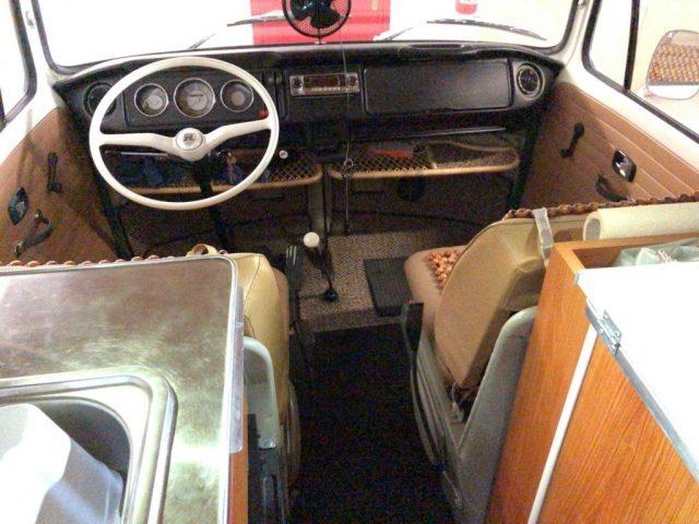 VOLKSWAGEN T2 WESTFALIA ATTREZZATO D'ORIGINE PER IL.CAMPEGGI0