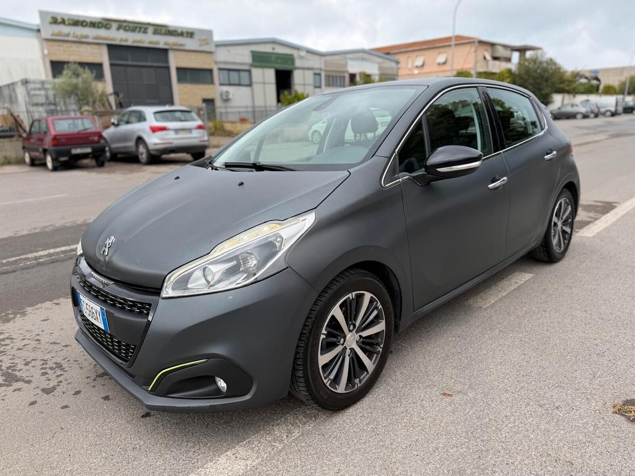 Peugeot 208 PURETECH 5P ALLURE