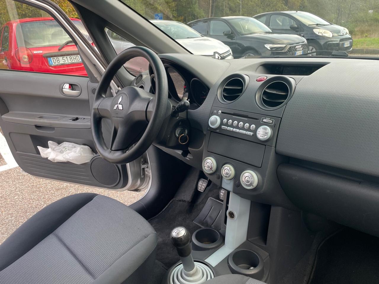 Mitsubishi Colt 1.1 12V 5p. *Neopatentati*Cerchi*Solo 125000km*