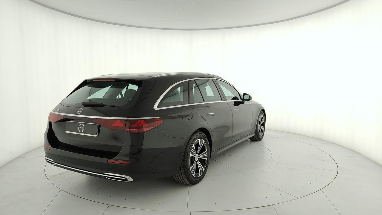 Mercedes-Benz E SW 220 d Advanced auto