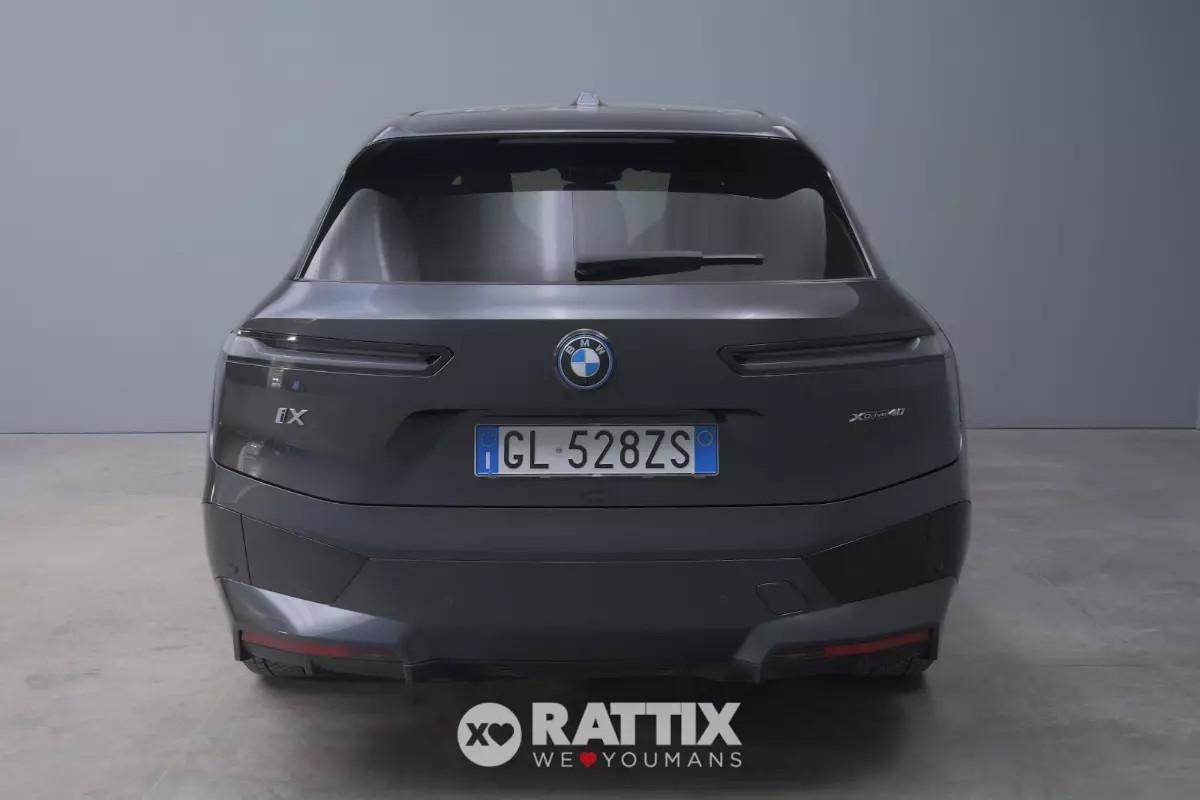 BMW iX motore elettrico 240KW Sport xDrive40 Auto