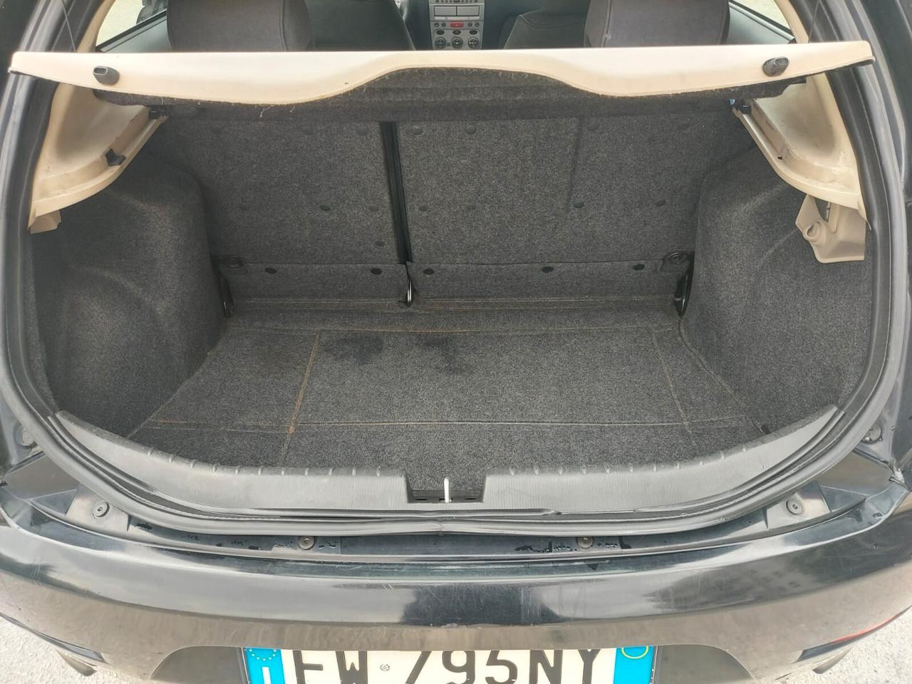 Alfa Romeo 147 1.9 JTD M-JET 16V 5 porte Dist.