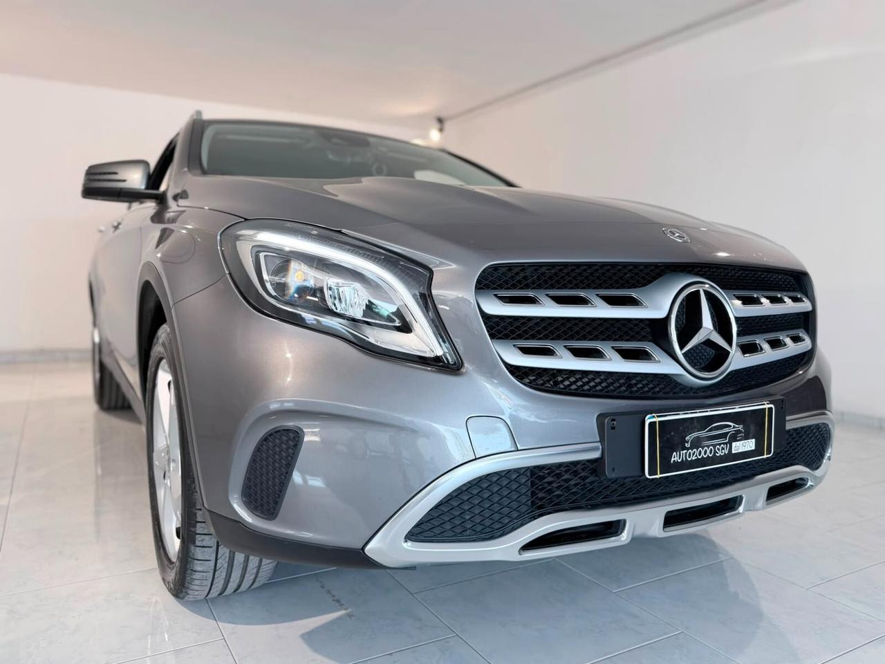 MERCEDES GLA 180D PREMIUM NEOPATENTATI