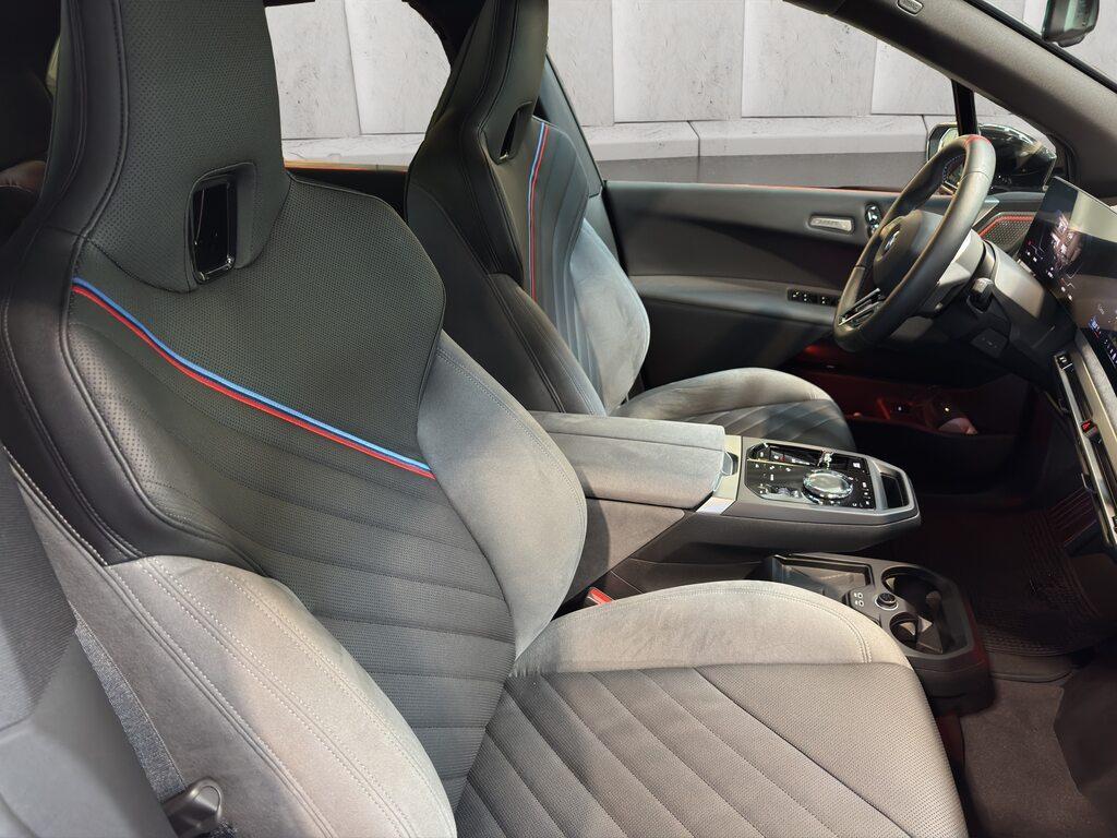 BMW iX M 70