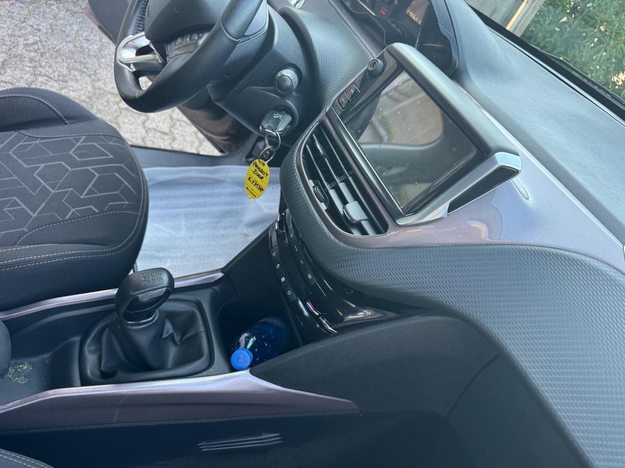 Peugeot 2008 1.6 e-HDi 92 CV neopatentati