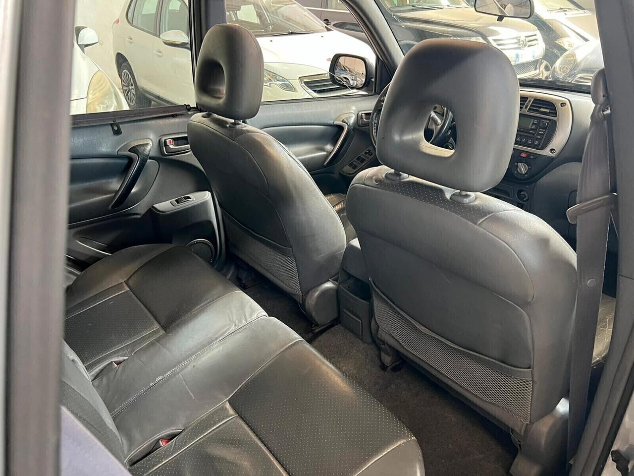 Toyota RAV 4 2,0-D-4d-2001