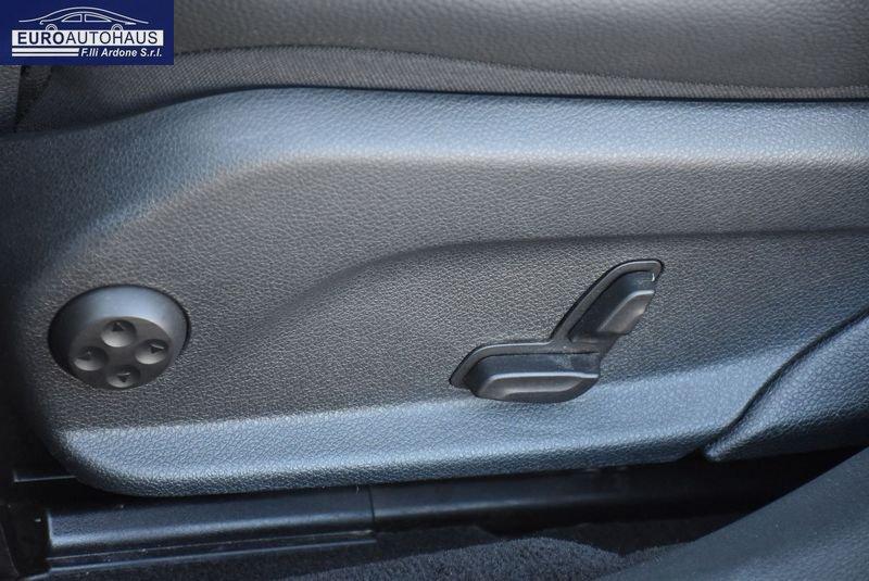 Mercedes-Benz Classe E E200d Auto Premium Plus *LUCI AMBIENTE*