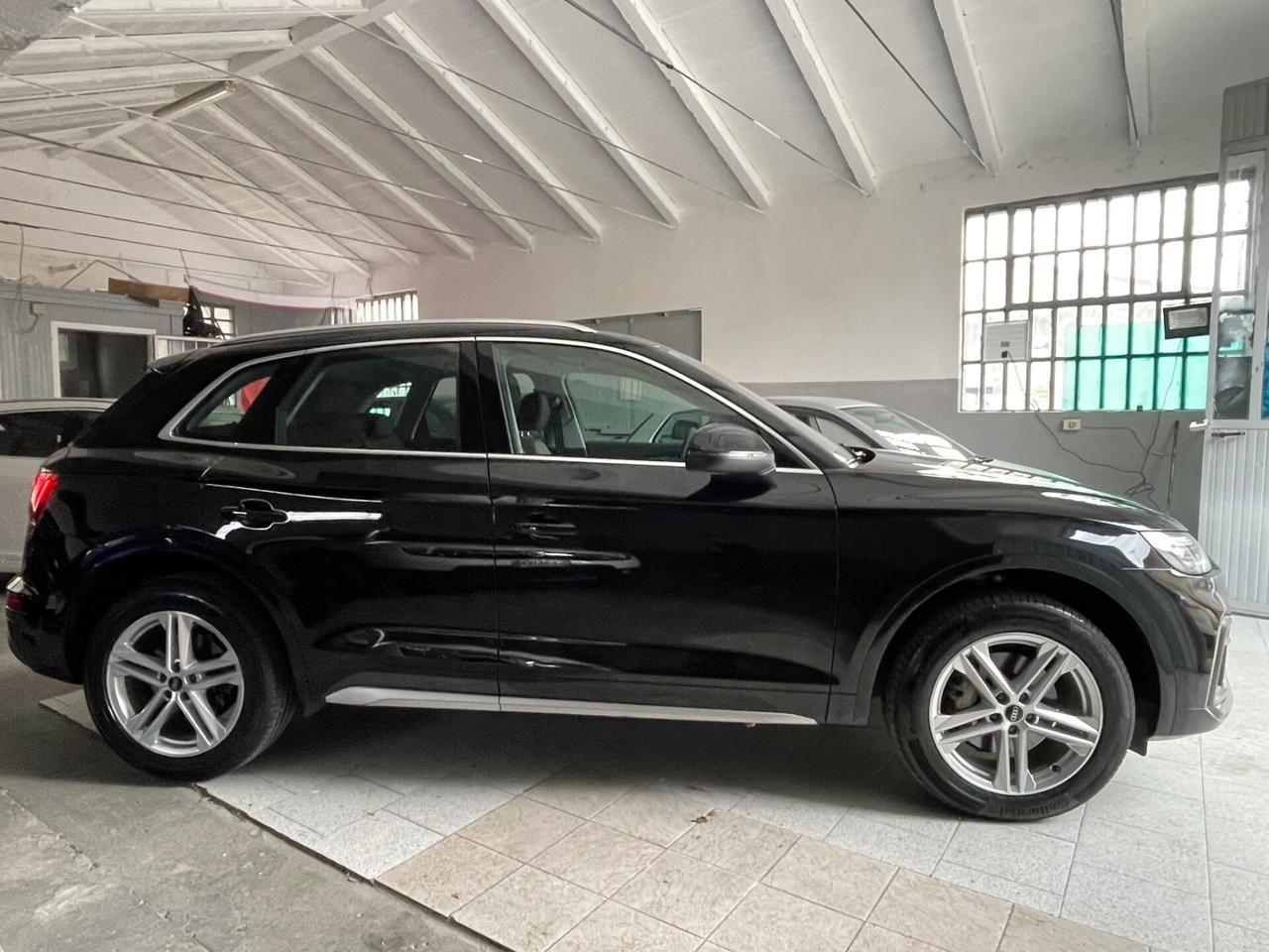 Audi Q5 40 TDI 204 CV quattro S tronic Identity Black