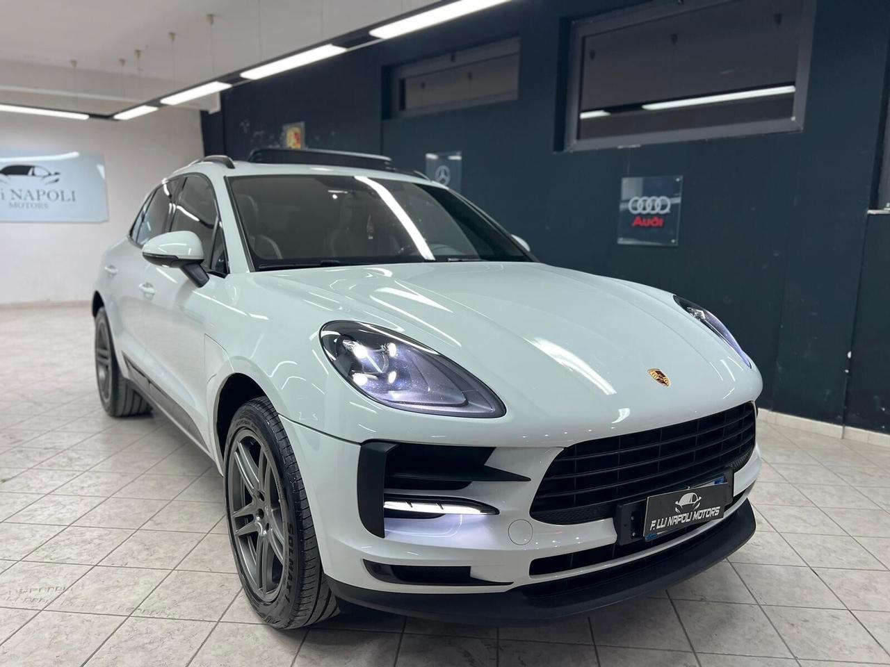 Porsche Macan 2.0 IVA ESPOSTA