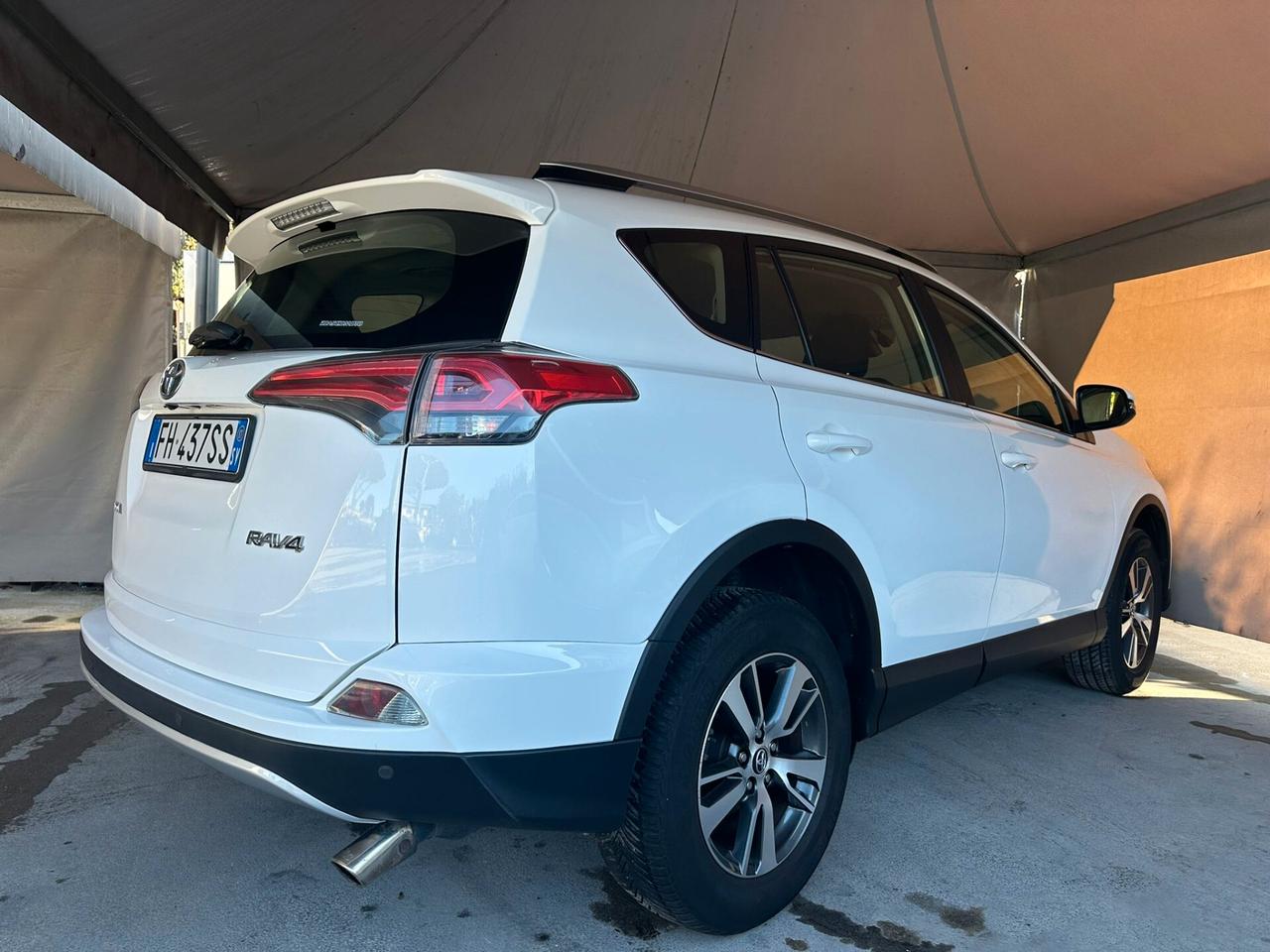 Toyota RAV 4 RAV4 2.0 D-4D 2WD Business