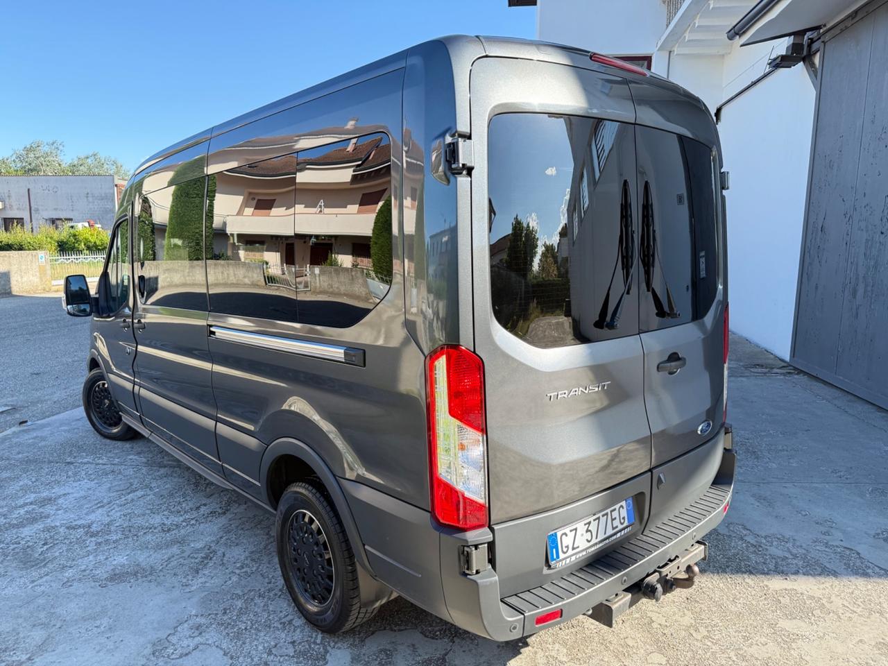 Ford Transit 2.0TDCi 9 POSTI PASSO LUNGO GANCIO TRAINO
