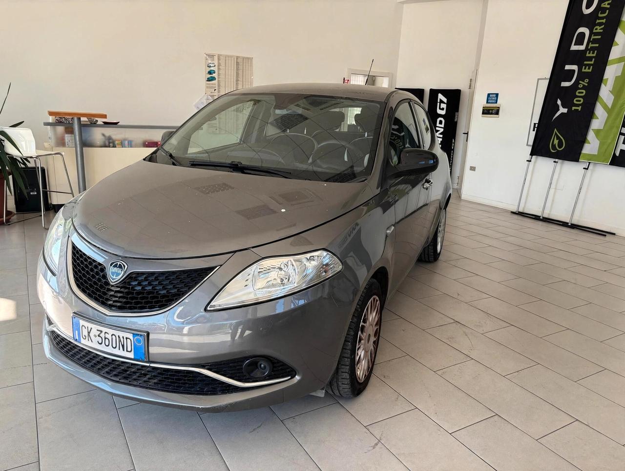 Lancia Ypsilon 1.2 69 CV 5 porte Gold