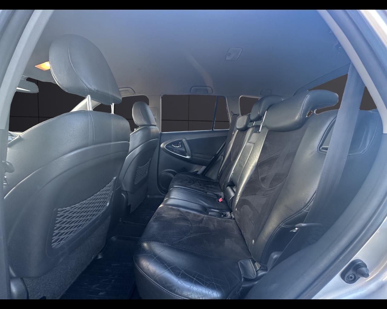 TOYOTA RAV4 Crossover 2.2 D-4D 150 CV DPF Exclusive