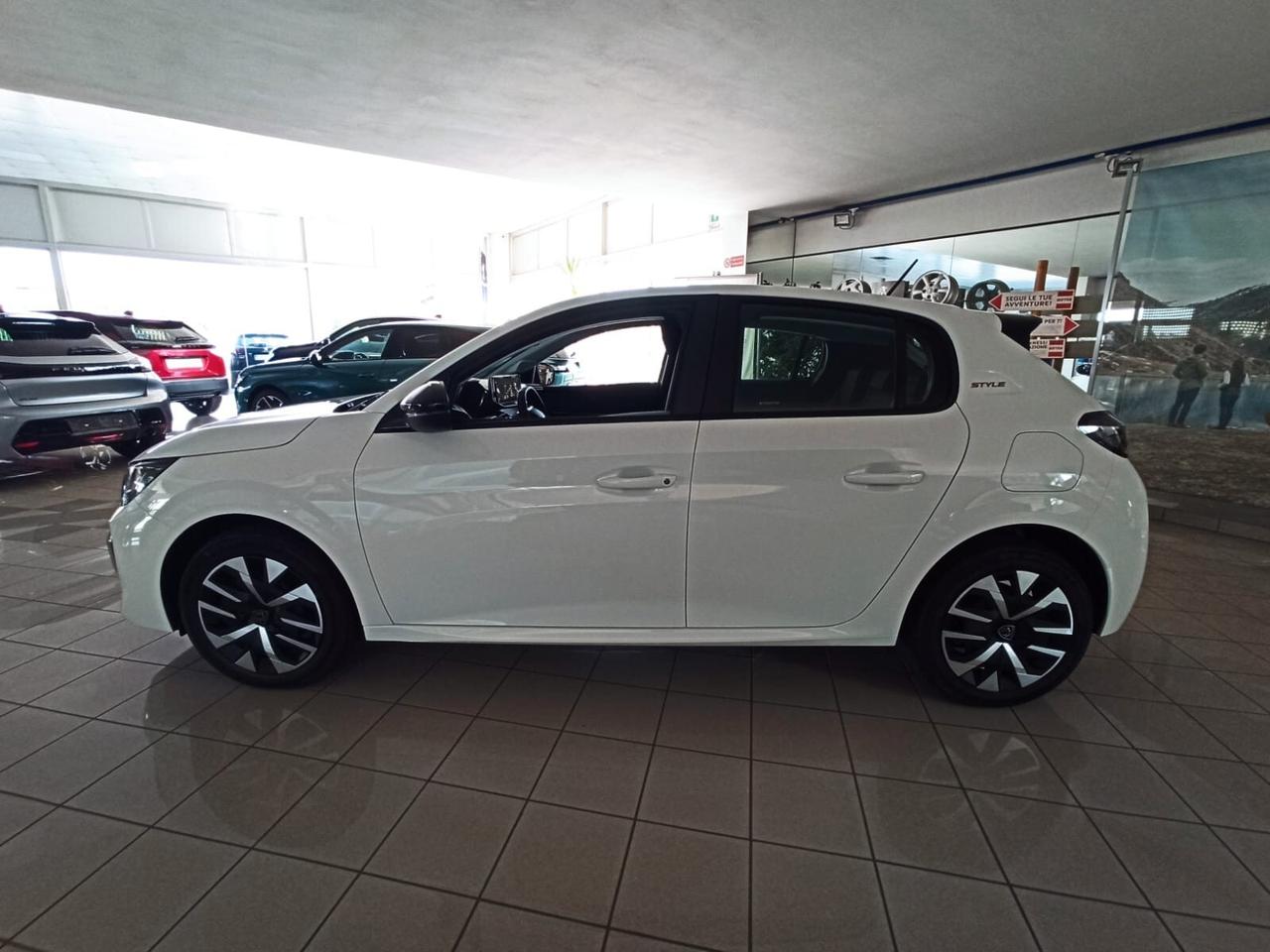 Peugeot 208 Hybrid 110 e-DCS6 Style