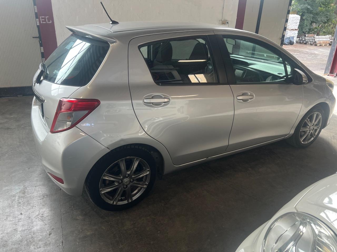 Toyota Yaris 1.3 5 porte Lounge