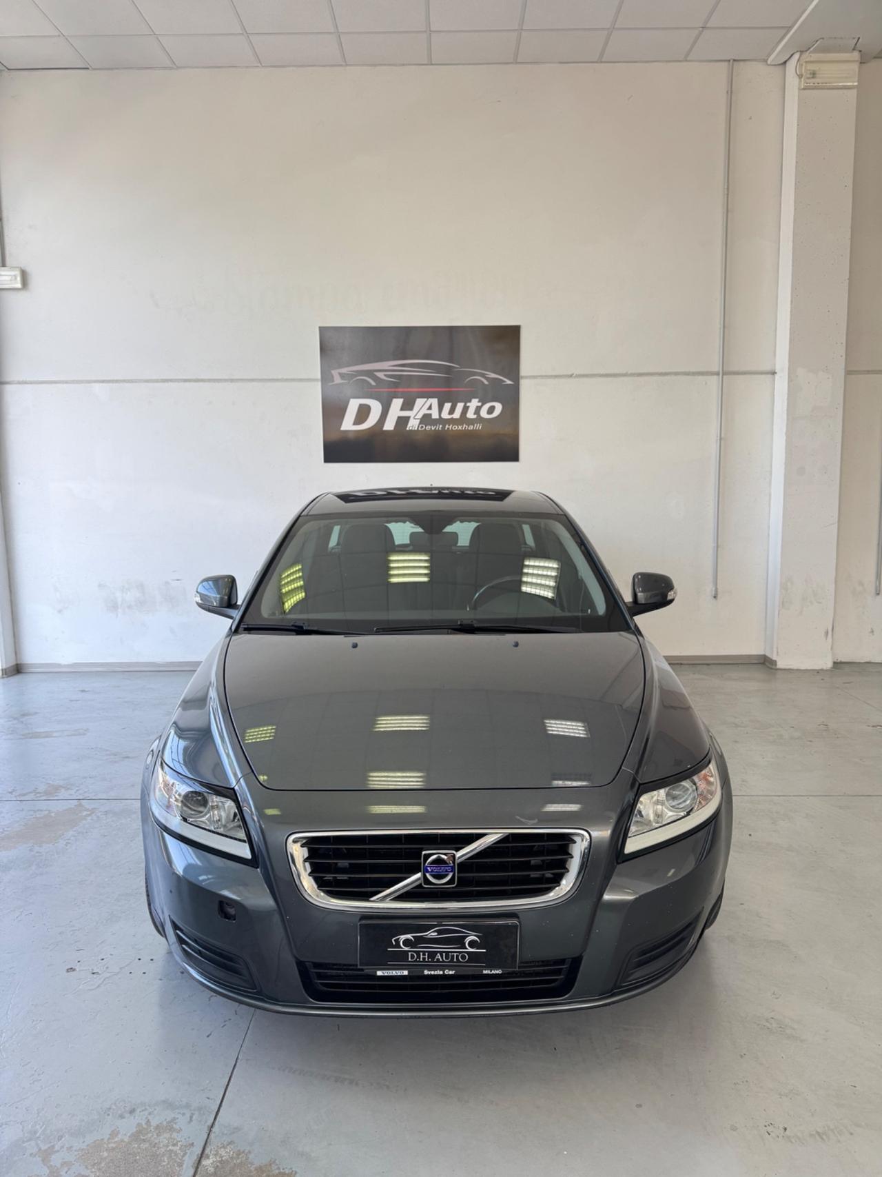 Volvo V50 D2 R-design
