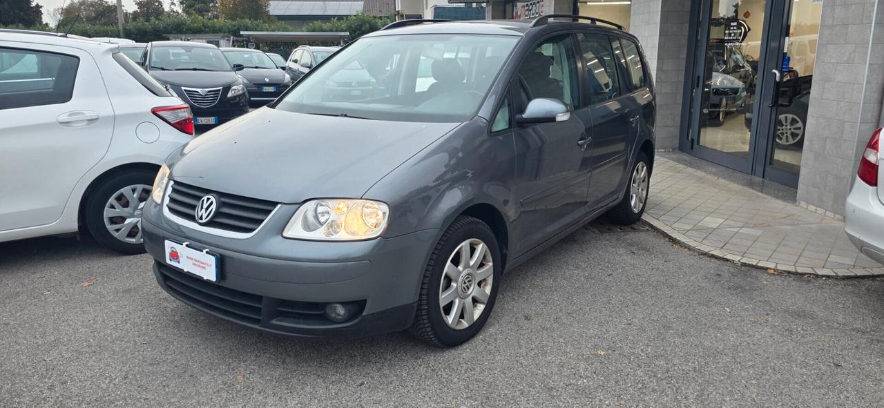Volkswagen Touran 1.9 Diesel Cambio Automatico Neopatentati