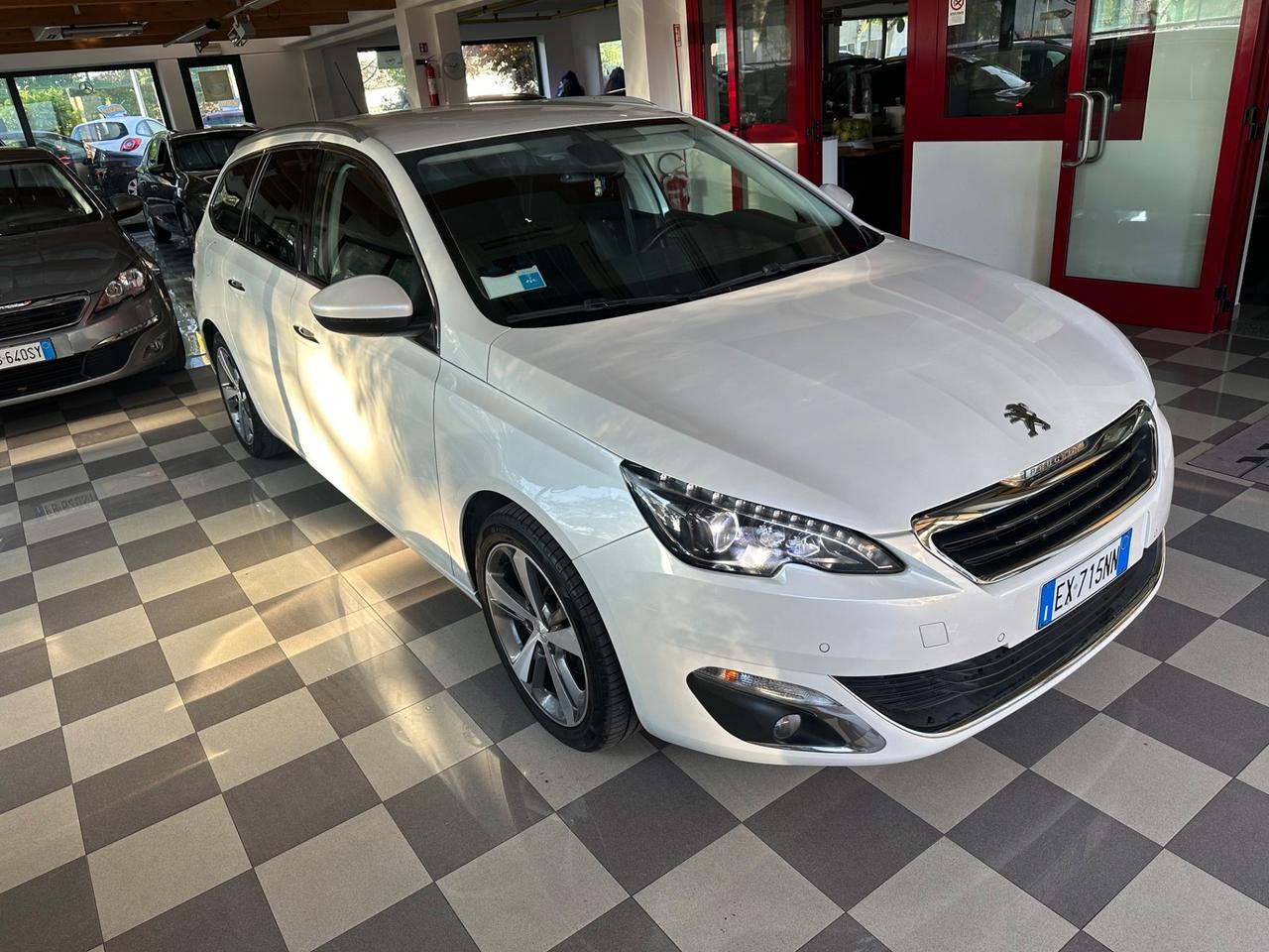 Peugeot 308 PureTech Turbo 130 S&S SW Allure