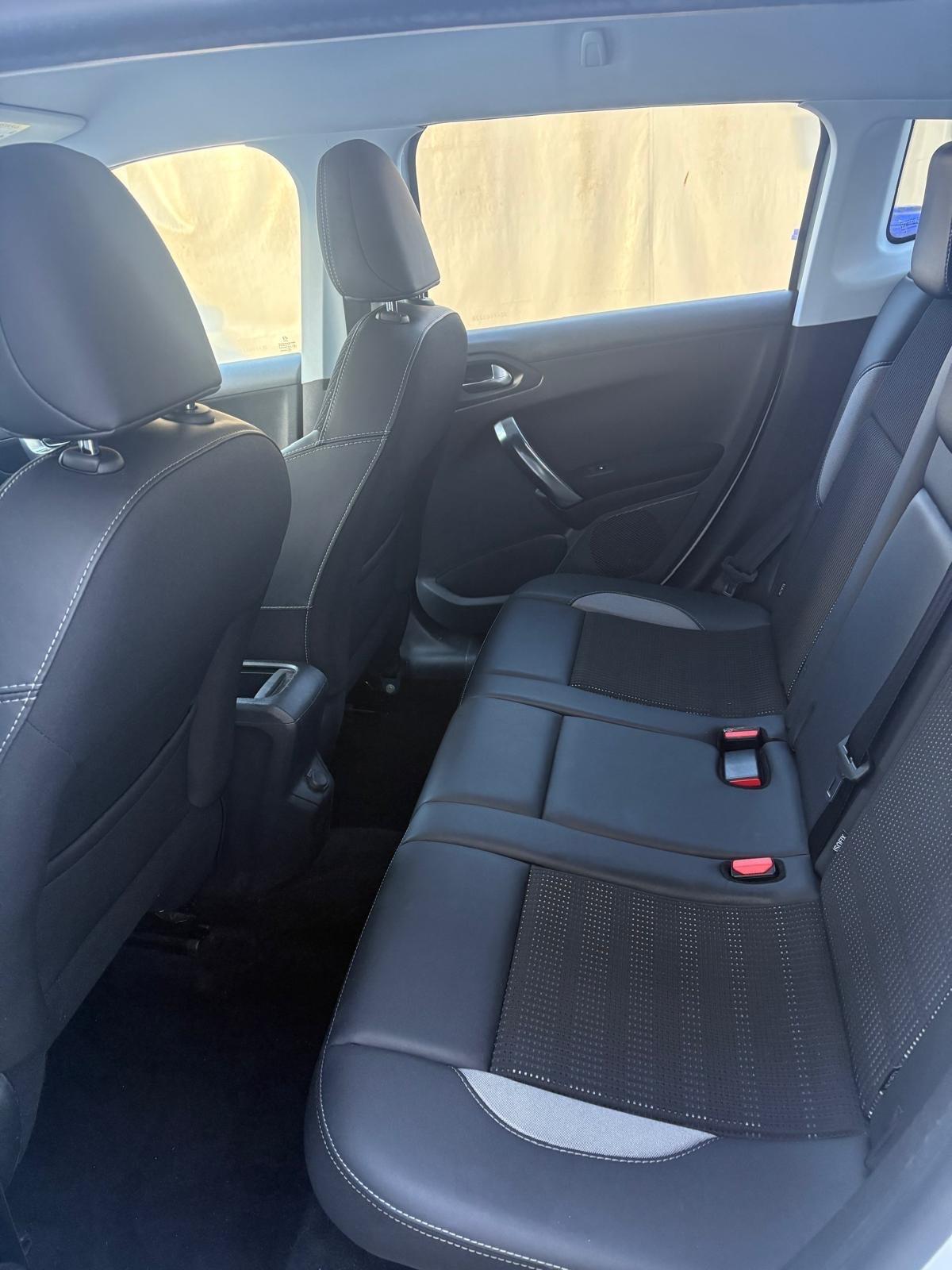 Peugeot 2008 BlueHDi 100 Allure