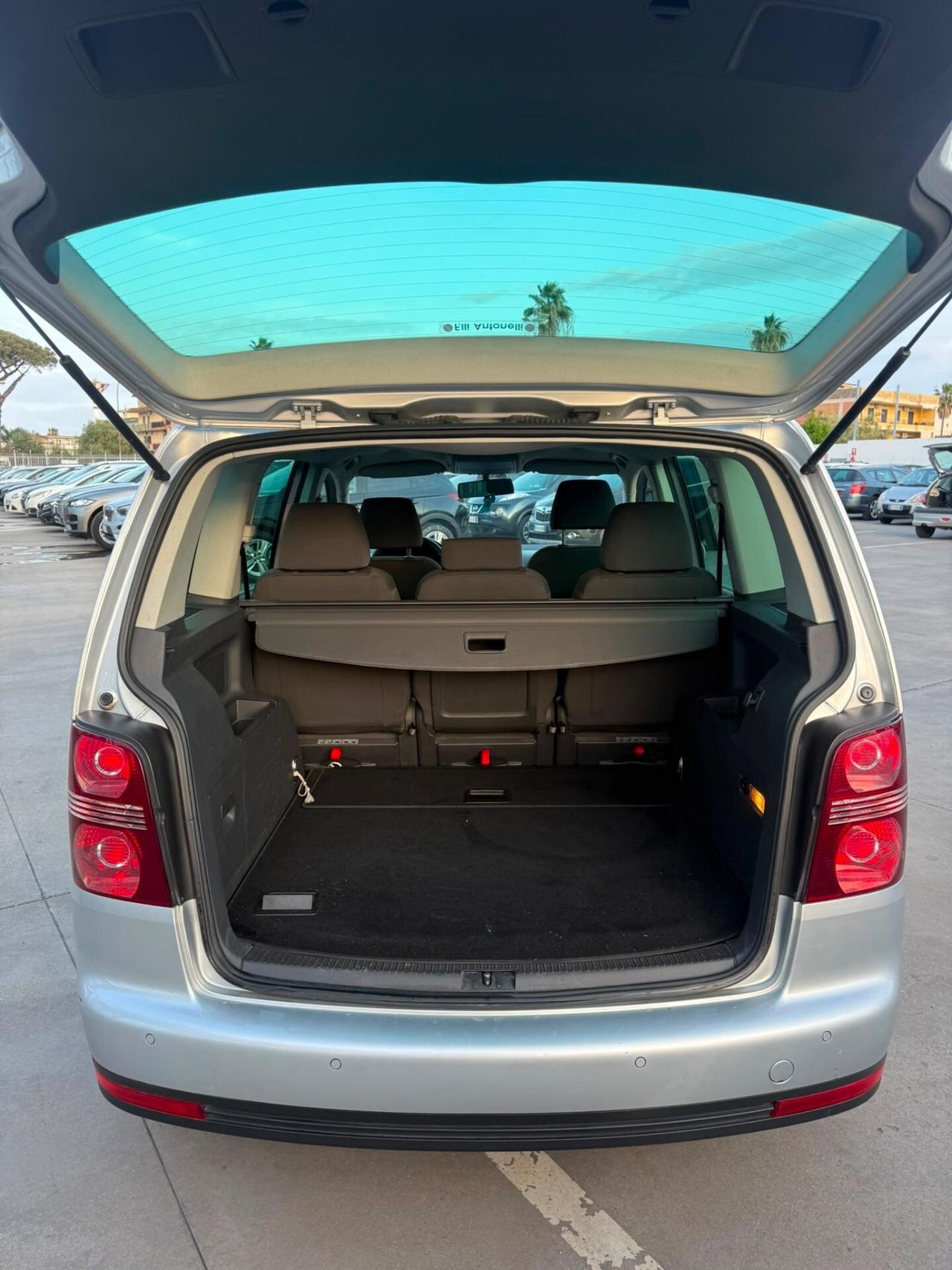 Volkswagen Touran 1.6 GPL full optional