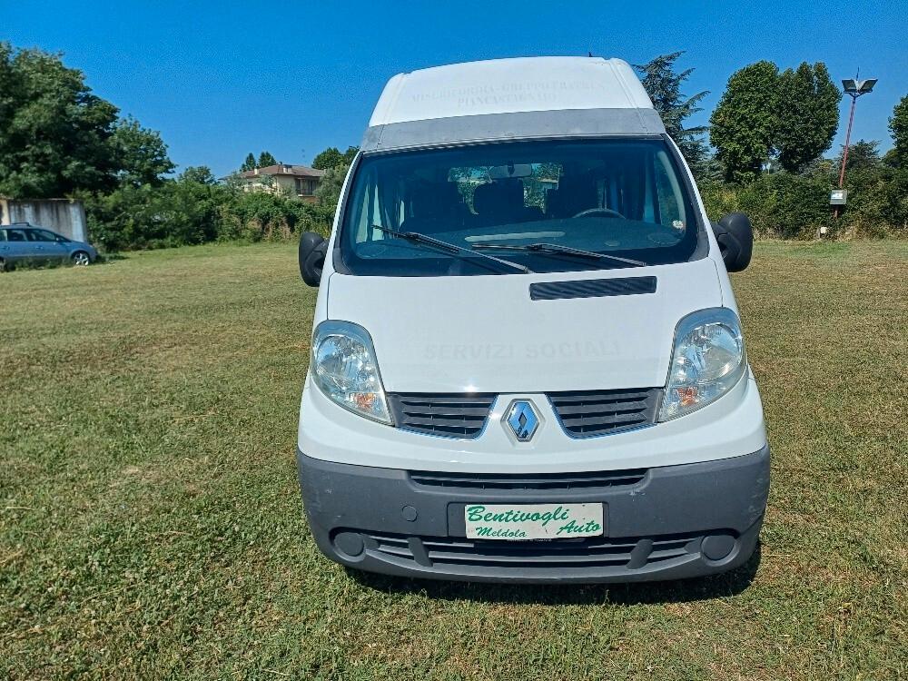 Renault Trafic 9 Posti Trasporto disabili con pedana