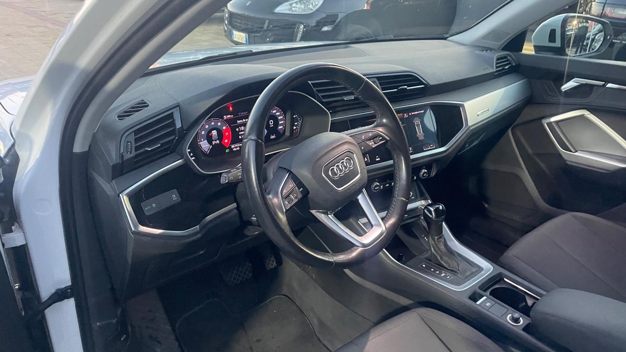 Audi Q3 35 TFSI Business Advanced