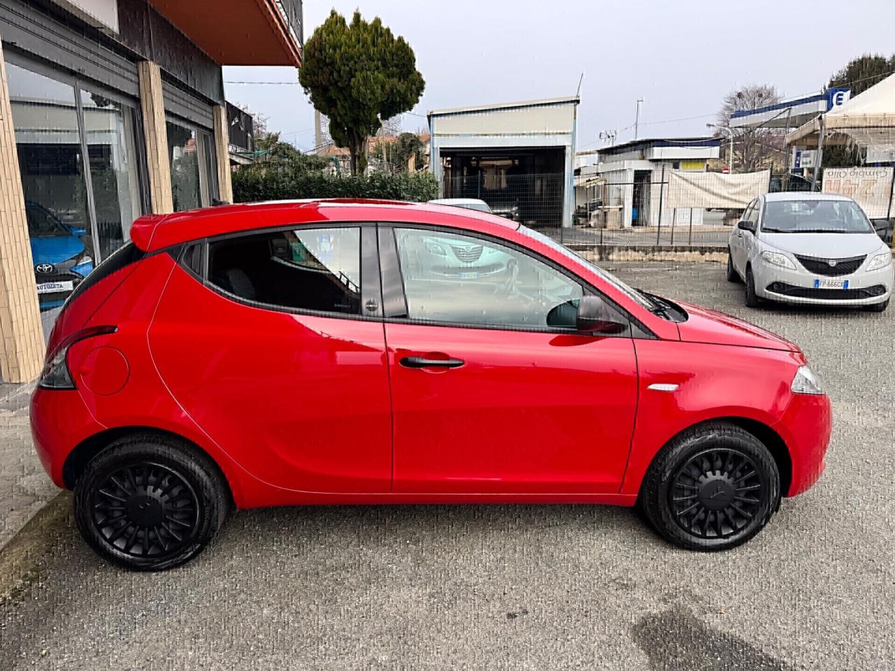 Lancia Ypsilon 1.0 Silver