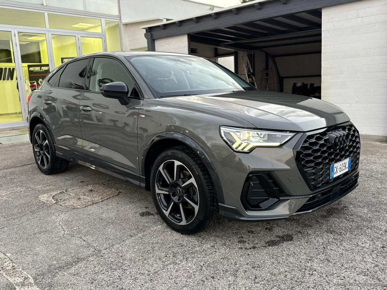 AUDI Q3 SPB 35 TDI S-LINE tronic Identity Black