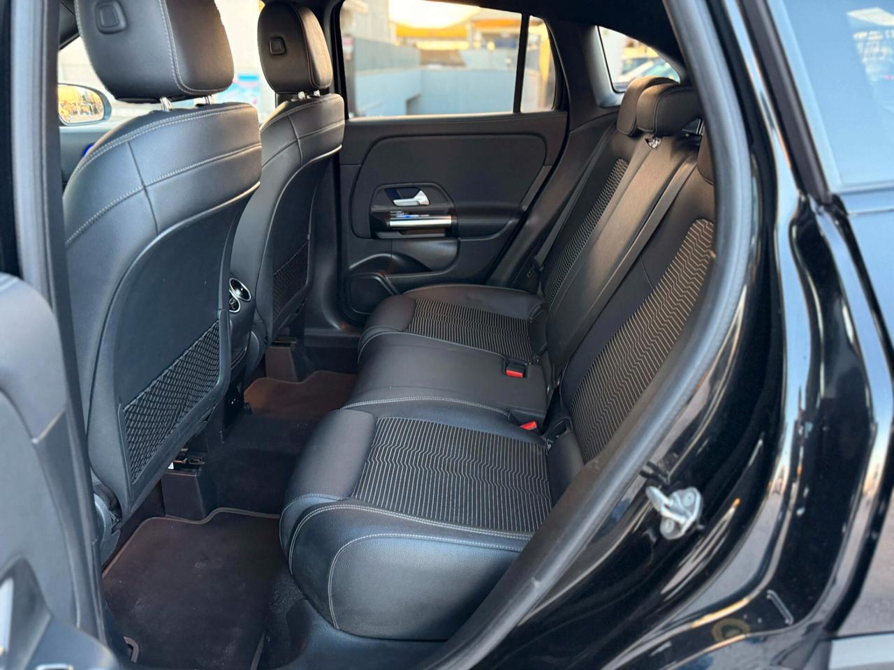 Mercedes-benz GLA 200 d Automatic Sport Plus TOTAL BLACK