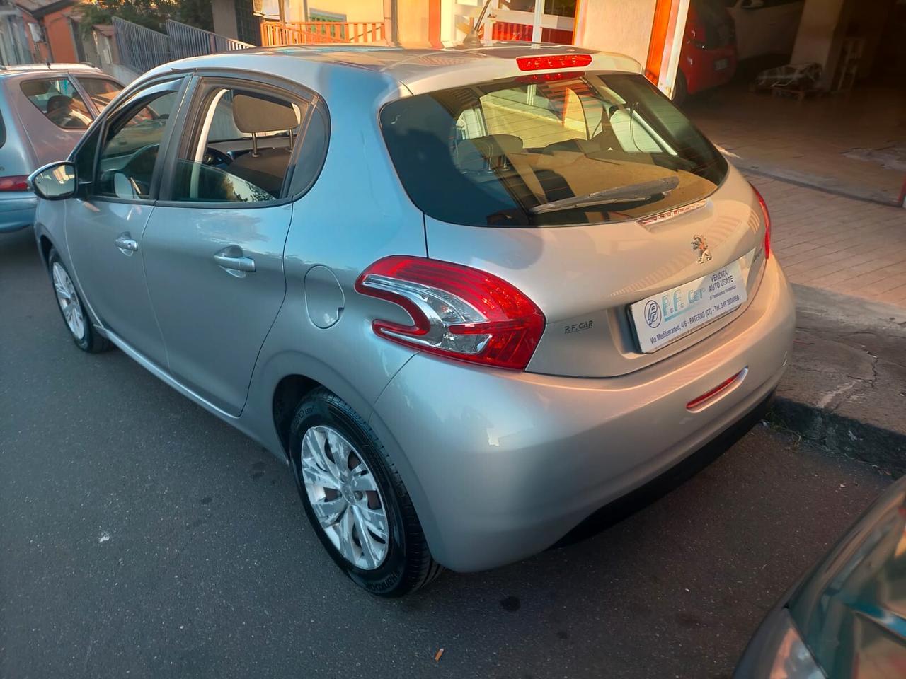 Peugeot 208 1.4 HDi 68 CV 5 porte Access