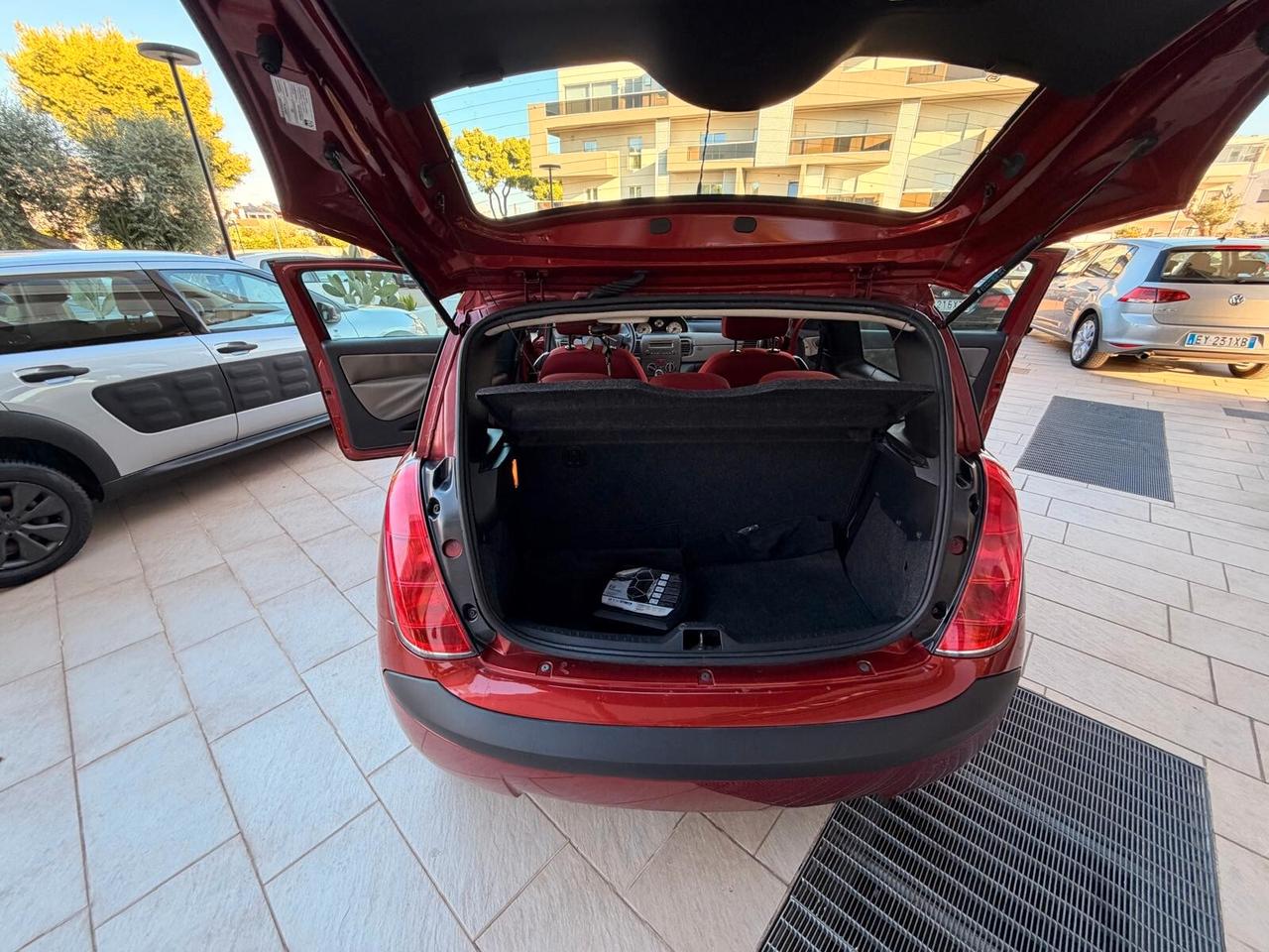 Lancia Ypsilon 1.3 MJT 75 CV Platino