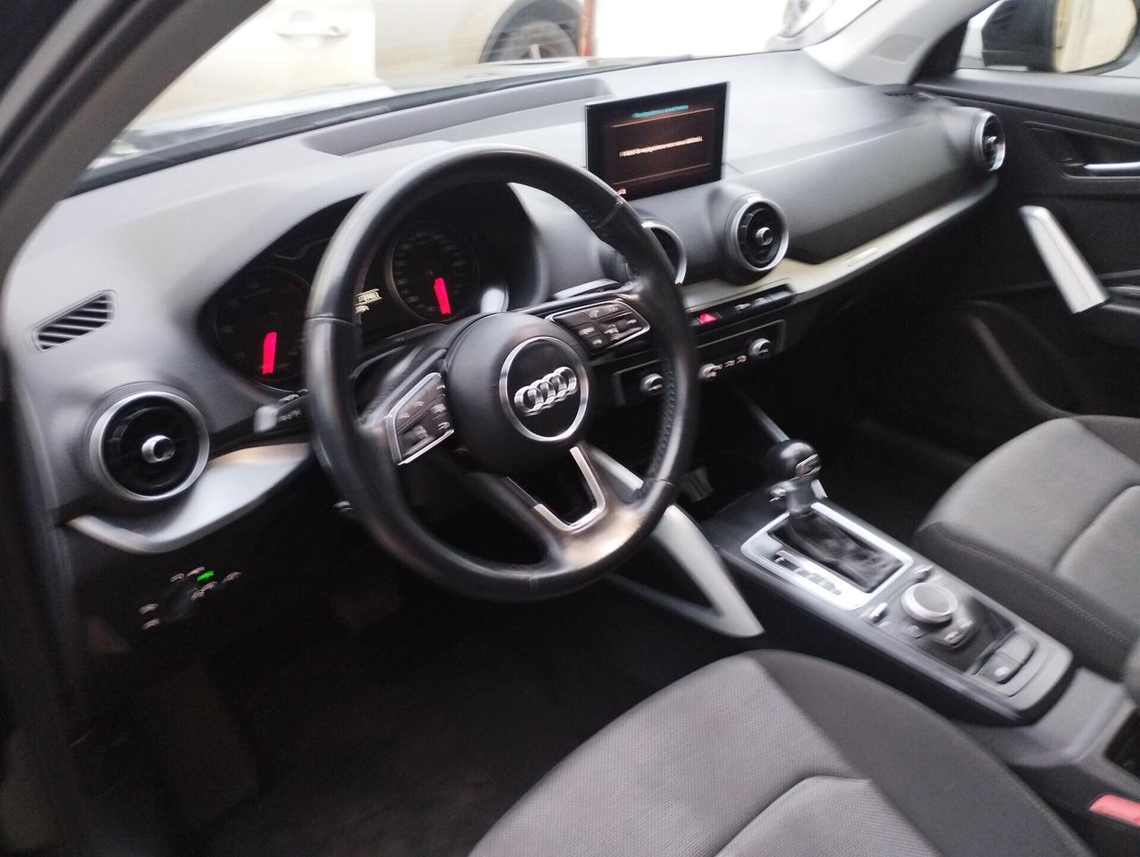 Audi Q2 30 TDI S tronic Identity Black