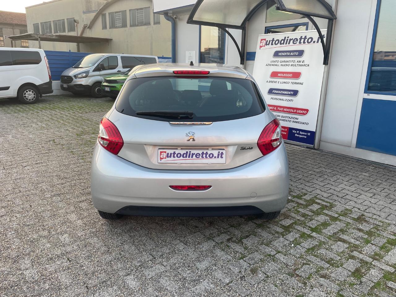 PEUGEOT 208 1.4 HDi 68 CV 5p. Allure