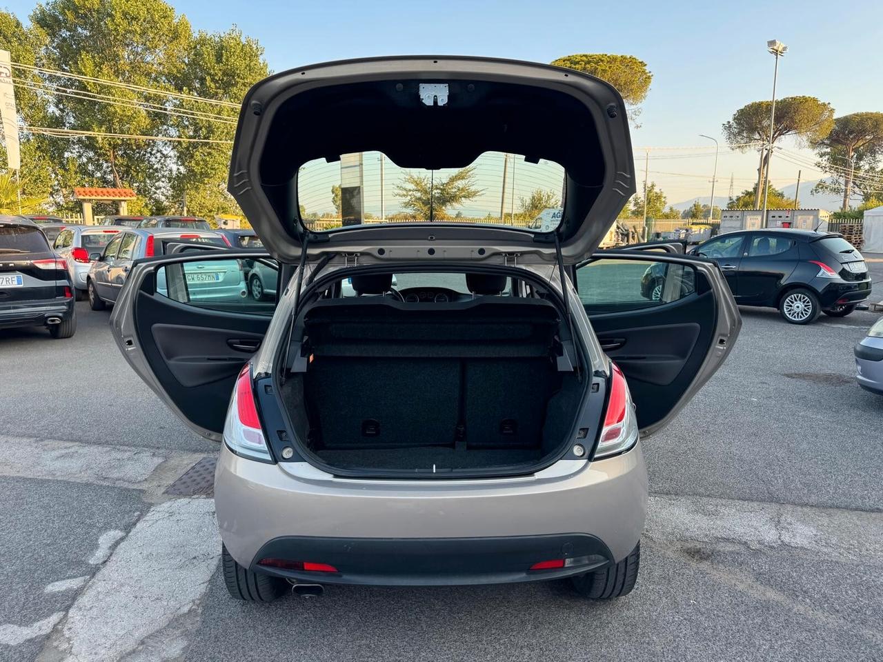 Lancia Ypsilon 1.2 BENZ 69CV GOLD 2013