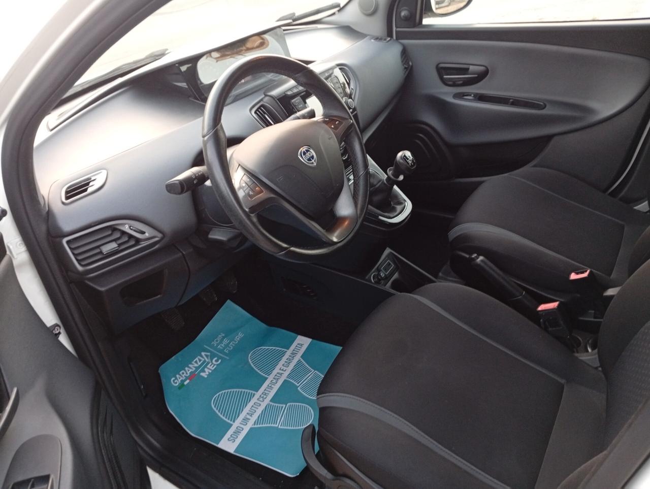 Lancia Ypsilon 1.2 69 CV 5 porte Gold