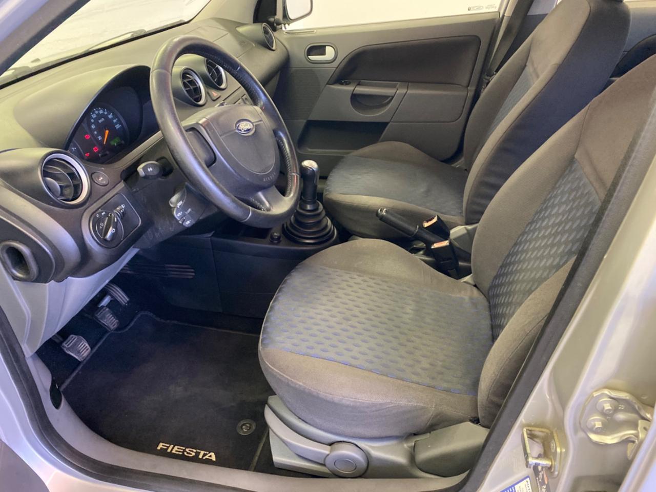 Ford Fiesta 1.4 16V 5p. Ghia