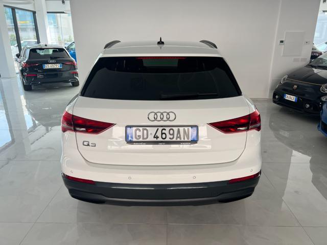 AUDI Q3 35 TDI S tronic Business Advanced Black Pack